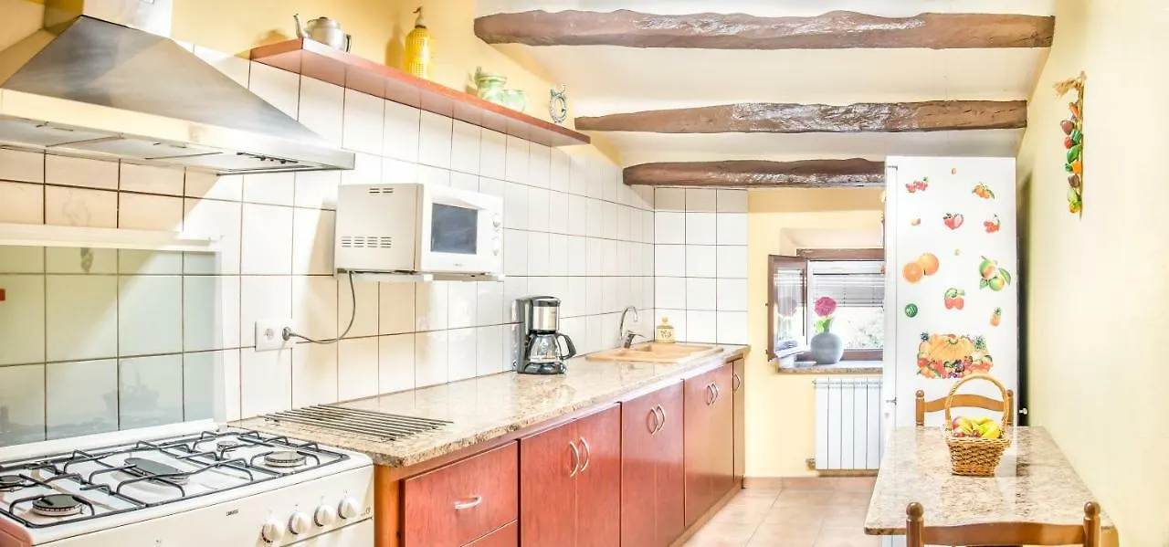 Cal Xaiet Guest House Llampaies