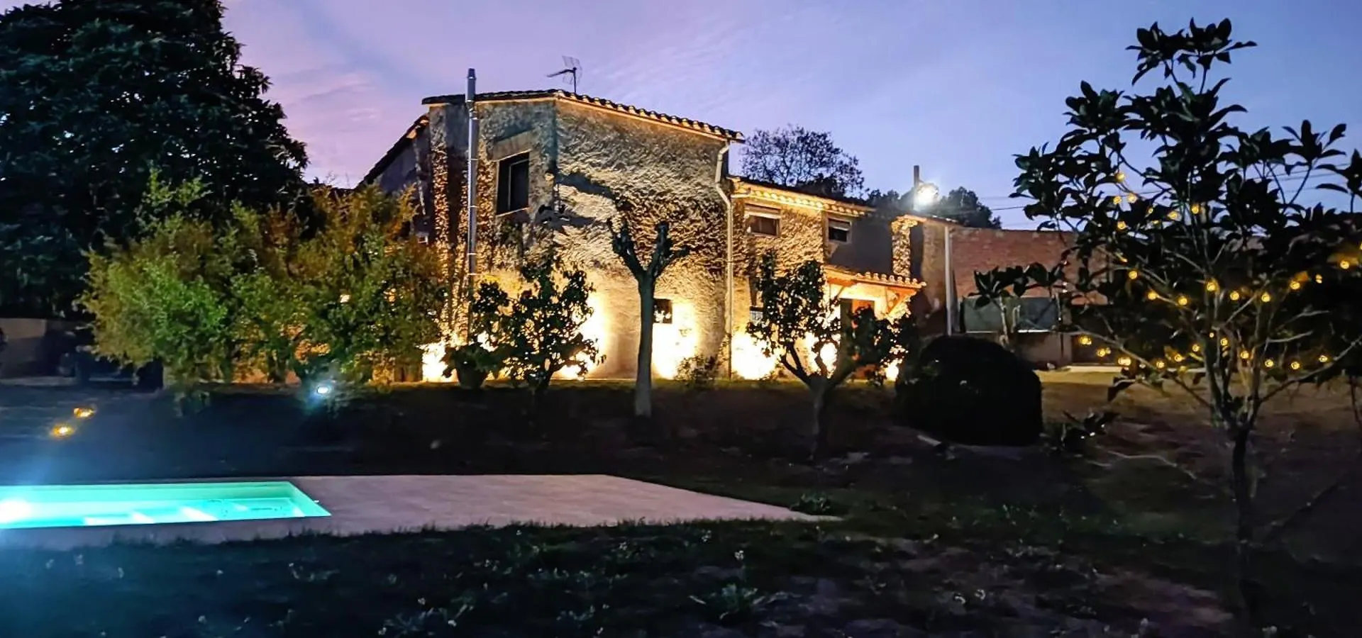 Cal Xaiet Guest House Llampaies Country house