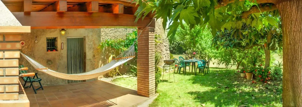 Country house Cal Xaiet Guest House Llampaies